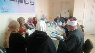 رئيس المنظمة بالأزهر فرع المنيا يشارك فى اختيار الأم المثالية
