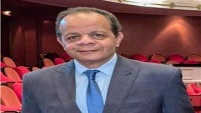 ( الضرائب) .. تكرم طارق فرج
