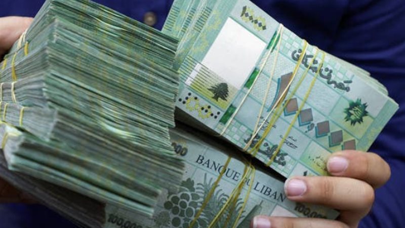لبنان يخفض قيمة الليرة