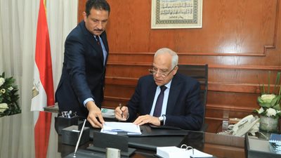 محافظ الجيزة يعتمد نتيجه الفصل الدراسى الأول للشهادة الاعدادية