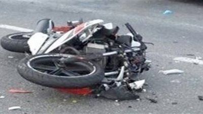 مصرع شاب إثر حادث تصادم دراجة وسيارة بمنطقة قصر النيل