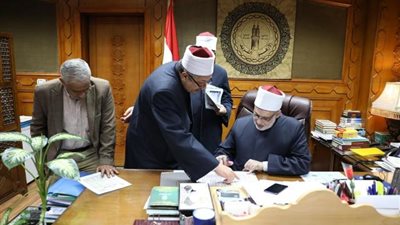 وكيل الأزهر يعتمد نتيجة الشهادتين الابتدائية والإعدادية