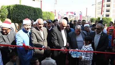 محافظ قنا يفتتح مسجد السوق الكبير بنجع حمادى