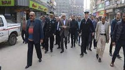 محافظ الجيزة ... رصف وتطوير ١٥ شارع حيوي بحي العمرانية