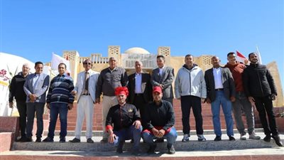 الزملّوط يفتتح احدث القري السياحية ويتفقد تجهيزات مستشفى الداخلة