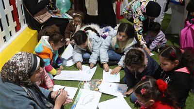 معرض القاهرة الدولي للكتاب يتخطى الثلاثة ملايين زائر