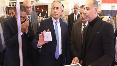 القوى العاملة: تدريب الشباب لضخ عمالة مؤهلة في27 مصنعاً بالغردقة