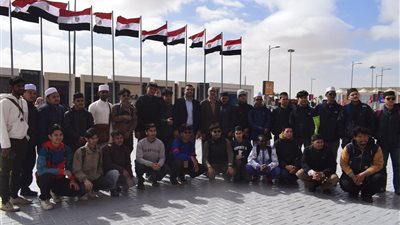 طلاب مركز الشيخ زايد لتعليم اللغة العربية يزورون القاهرة للكتاب