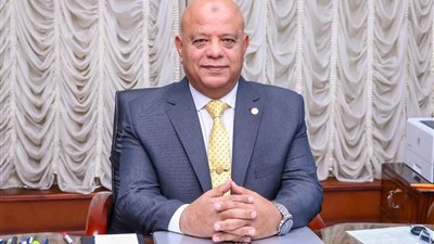 ٥٨ ألف طن بضائع وتصدير ٨٨٥ حاوية خضار وفاكهة بميناء دمياط