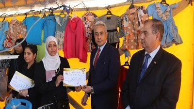 وزير القوى العاملة يتفقد عربة تدريب متنقلة بالغردقة