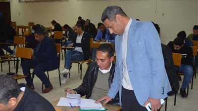 انتظام امتحانات الدراسات العليا بحقوق قنا