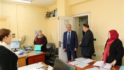 وزير الري يقوم بجولة بمقر هيئة حماية الشواطئ