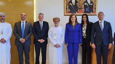 وزيرة التخطيط تلتقي عدد من المسئولين بسلطنة عمان