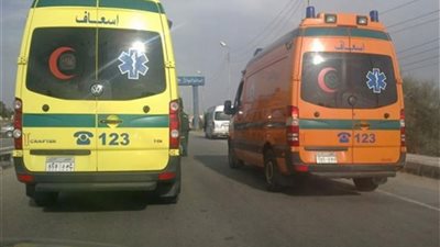 الصحة: الدفع بـ18 سيارة إسعاف لموقع انهيار عقار دمنهور