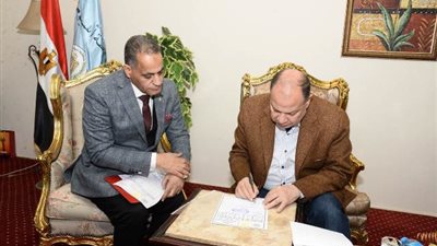 محافظ أسيوط يعتمد نتيجة امتحانات الفصل الدراسي الأول للاعدادية