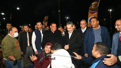 وزير التنمية المحلية يشيد بكورنيش طنطا و عربات الطعام المتنقلة