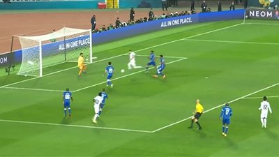 شاهد.. بنزيما يتقدم لريال مدريد بالهدف الثالث على الهلال السعودى