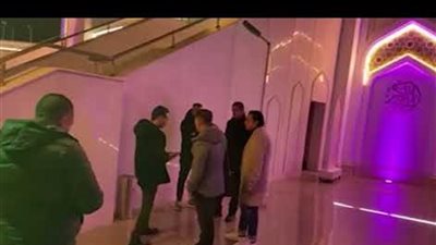 أمير كرارة يقدم واجب العزاء في والد الفنان شريف إدريس