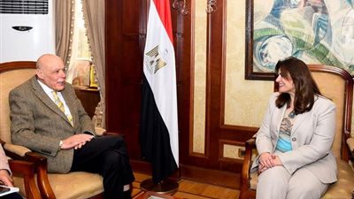 وزيرة الهجرة تلتقي أستاذ علم الغابات بألمانيا