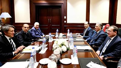 وزيرالبترول يبحث مع 