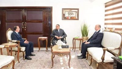 آمنة: خطة متكاملة لتطوير هيئتي النقل العام بالقاهرة والإسكندرية