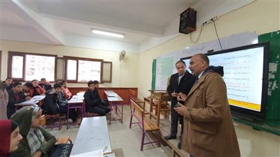 الفولي يتابع مجموعات الدعم بمدرسة ياسر فريج بشبين الكوم