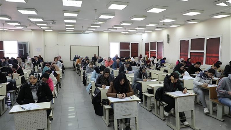 امتحانات الجامعة