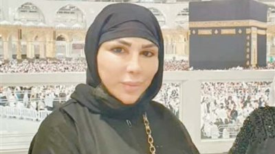 غادة إبراهيم تؤدي مناسك العمرة
