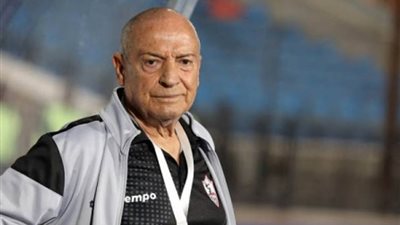 دويدار: فيريرا لا يثق فى معاونيه بالجهاز الفني للزمالك