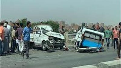 إصابة 11 فى تصادم سيارتى نقل وميكروباص بصحراوى البحيرة