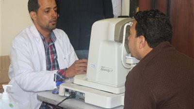 فعاليات قافلة الاكتشاف المبكر لأمراض العيون بجامعة جنوب الوادي