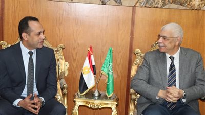 رئيس جامعة المنوفية يتابع أعمال إتاحة المباني لخدمة ذوى الهمم