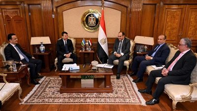 وزيرالتجارة يستقبل نائب رئيس الوزراء أوزباكستان لبحث التعاون
