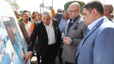 محافظ بني سويف يتابع الموقف المالي و التنفيذي لمشروعات سمسطا