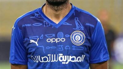 عمرو الحلوانى الظهير الأيسر السابق لأسوان يعلن إعتزاله الكره