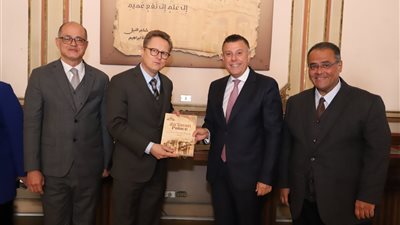 السفير الألماني بالقاهرة في ضيافة جامعة عين شمس