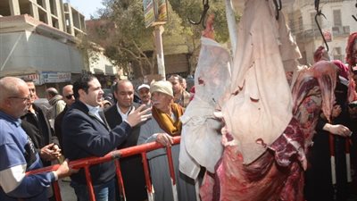حبش يتفقد معرض السلع الأساسية واللحوم بالواسطى