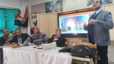 ندوة بنقادة تناقش ربط التعليم بسوق العمل