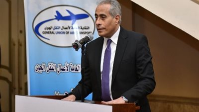 وزير القوى العاملة للنقابيين:توعية العمال بحقوقهم وواجباتهم ضرورة
