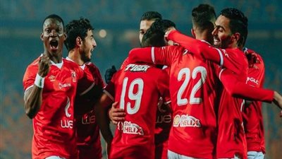 أبرزهم قندوسي وكهربا.. بدلاء الأهلي أمام صن داونز بدوري الأبطال