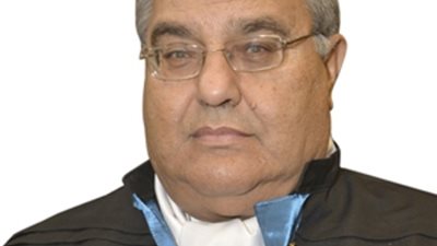 الرئيس يمنح وسام الجمهورية من الطبقة الأولى لاسم المستشار الراحل سعيد مرعى