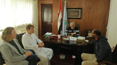 رئيس مدينة مرسى علم : يلتقي بالمواطنين لبحث شكواهم
