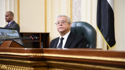 البرلمان يوافق علي مشروع قانون فرض رسم تنمية الموارد المالية