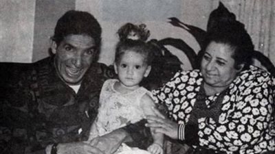 محمد عوض.. تزوج من زميلة الدراسة بعد قصة حب طويلة