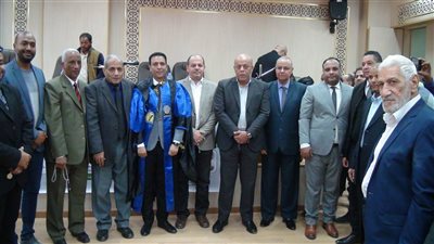 دكتوراه بجنوب الوادى فى دور مراكز الإعلام فى تحقيق السياسه للطلاب