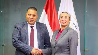 هيئة الشبان العالمية تكرم وزيرة البيئة لنجاحها فى تنظيم مؤتمر المناخ
