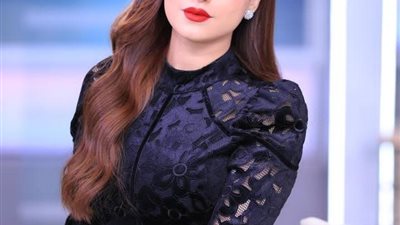 بالأسود .. ياسمين عز تجذب القلوب بجمالها فى أحدث إطلالتها