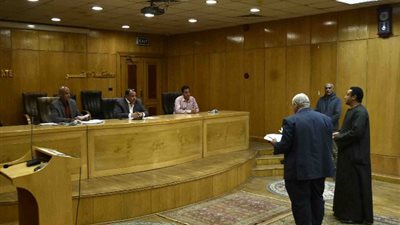 سكرتير عام الأقصر يتلقى شكاوى الأهالى فى اليوم المفتوح