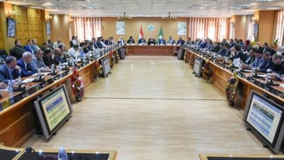 غراب يُشدد على تفعيل دور أقسام الإيرادات ويشيد بملف التقنين