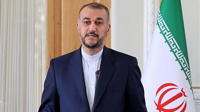 وزير الخارجية الإيراني: برنامجنا النووي سلمي بالكامل